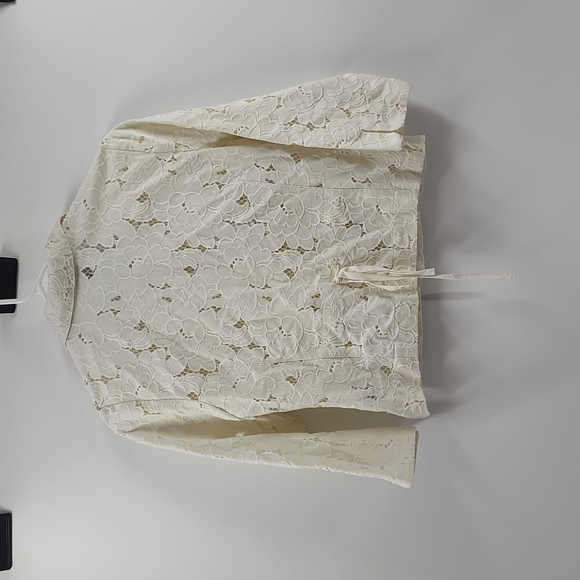 Cabi cream colored lace button down lightweight jacket blouse - Picture 2 of 5